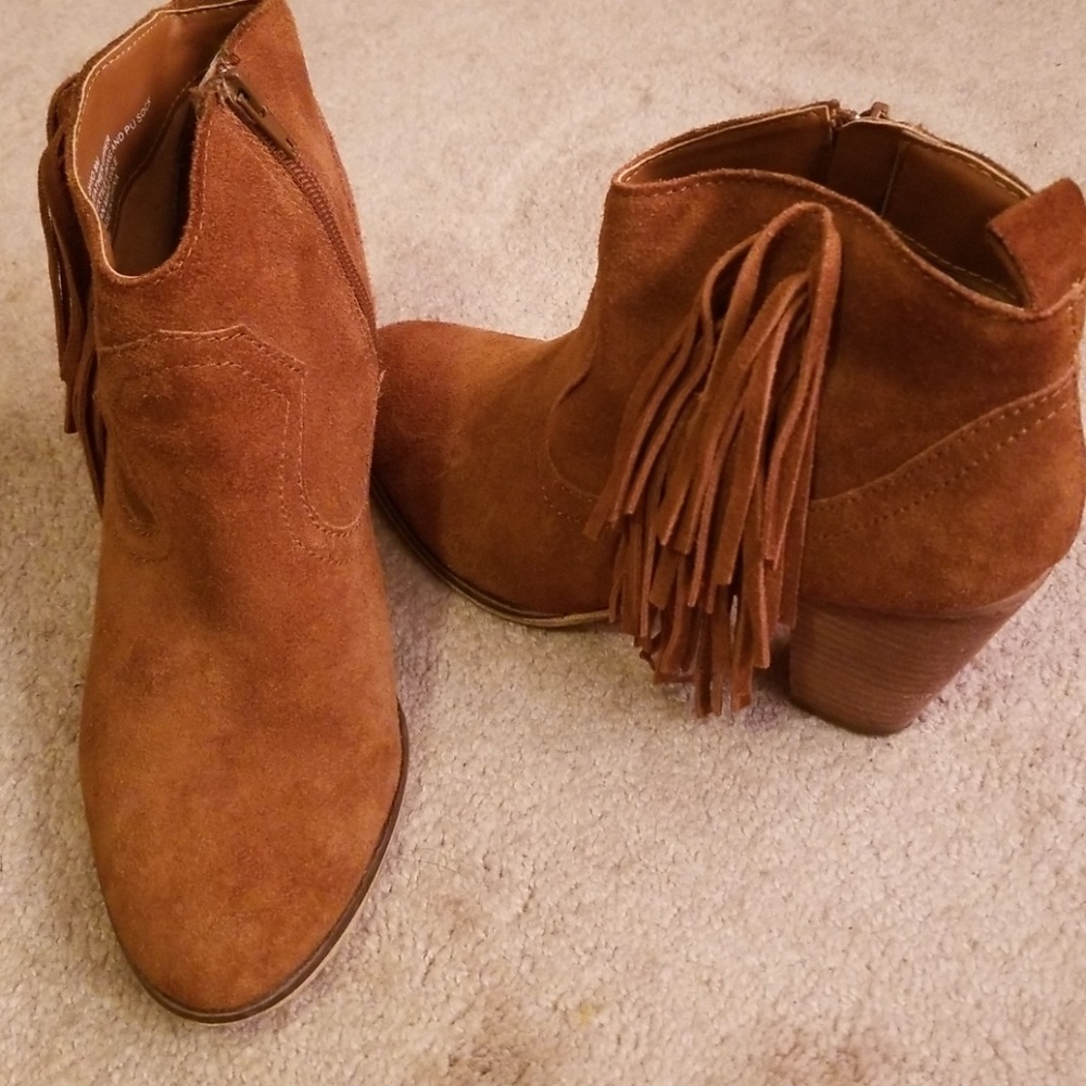 Suede boots